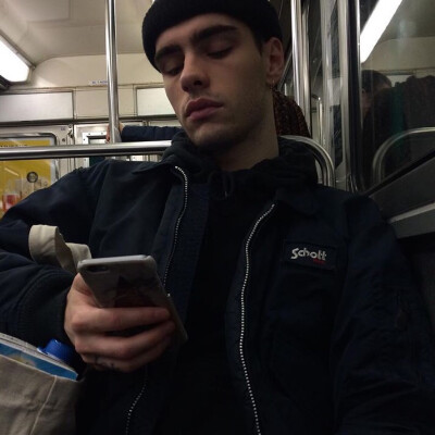 欧美头像男/wild boys/来自ins自截/swing! by:leesiutung