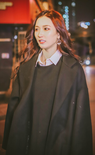snh48吴哲晗 嘉兴路外出 红发初亮相