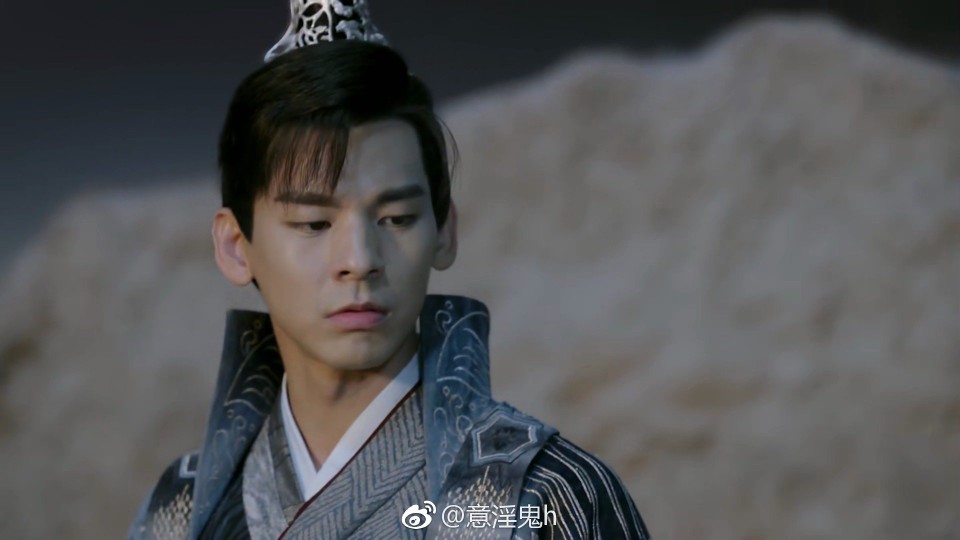 东方炻 