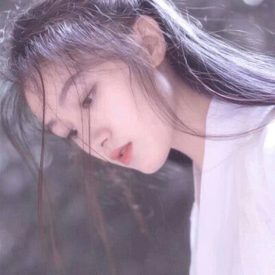 古装女头喝酒