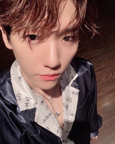 边伯贤 baekhyun ins be brave be humble#prive#thankyoufor