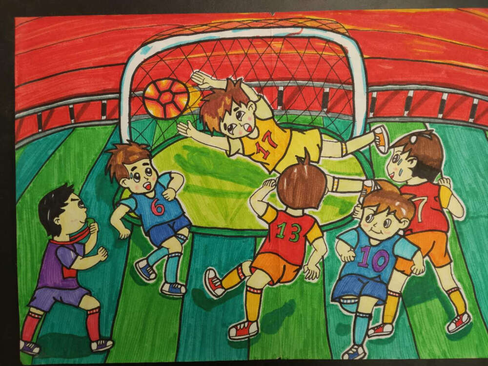 踢足球儿童画场景图片