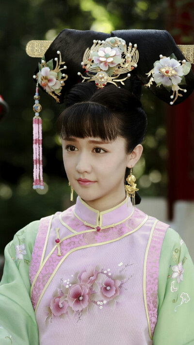 花落宫廷错流年毛娜
