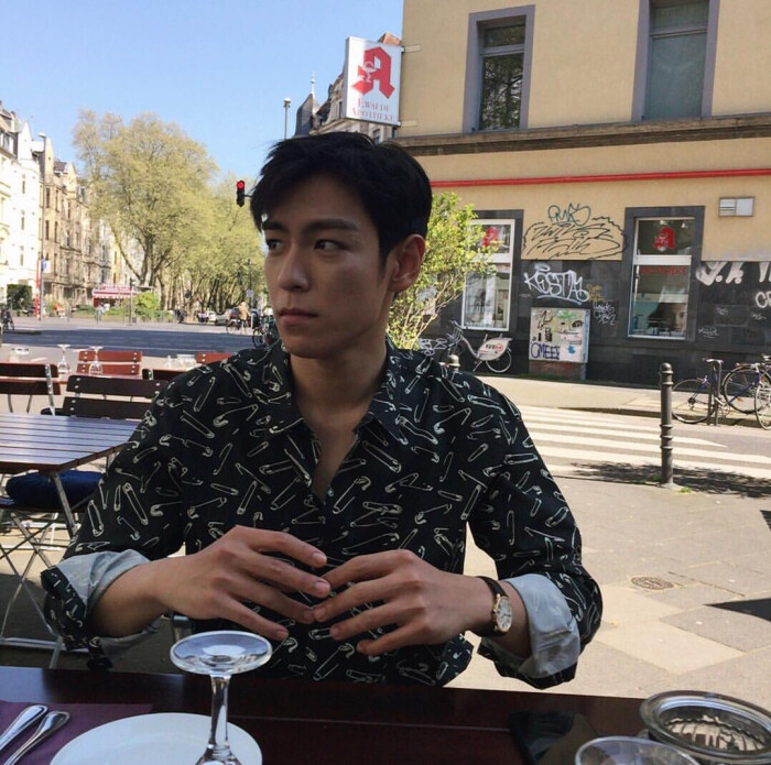 top崔胜铉 ins