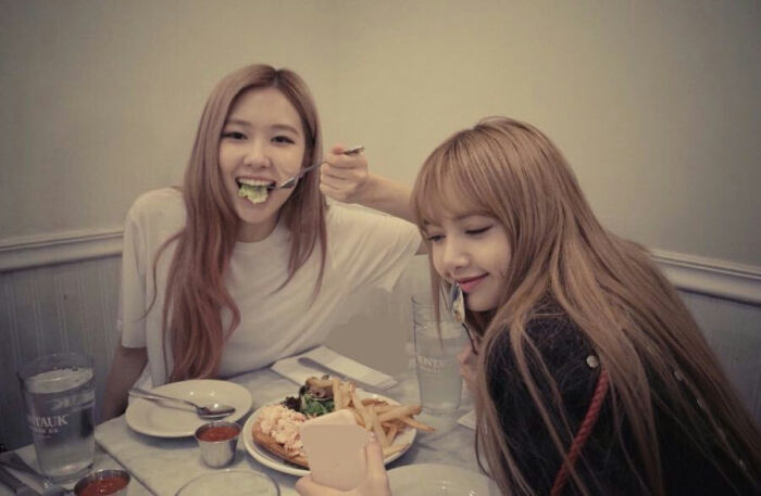 blackpink lisa朴彩英rosΕ