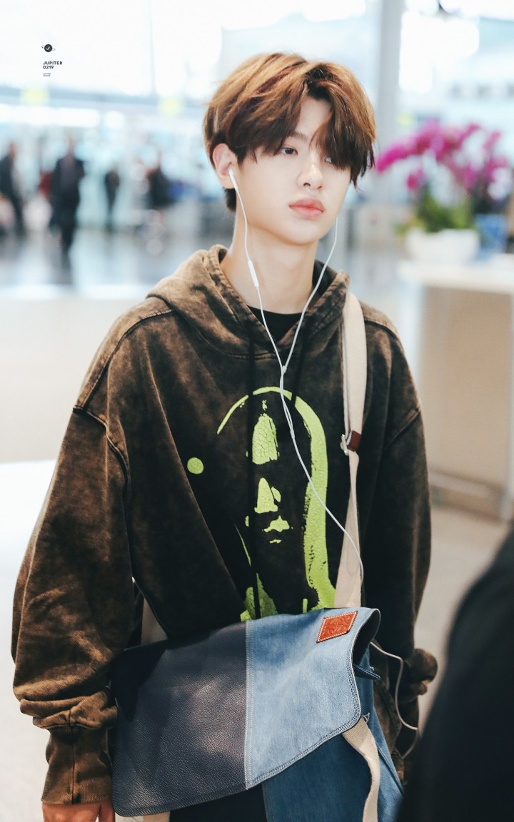 justin黄明昊