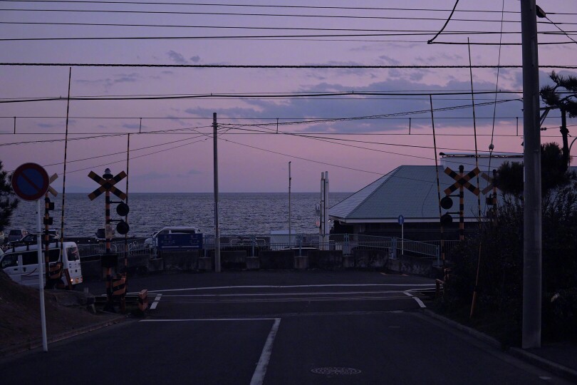 背景图来源:《网易云》