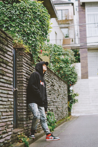 赞  评论  jonyj 说唱 hiphop 高清壁纸 0 2 蕾lay  发布到  不玩嘻哈