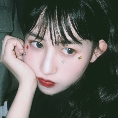 [真人女头像]の江矜妙自截