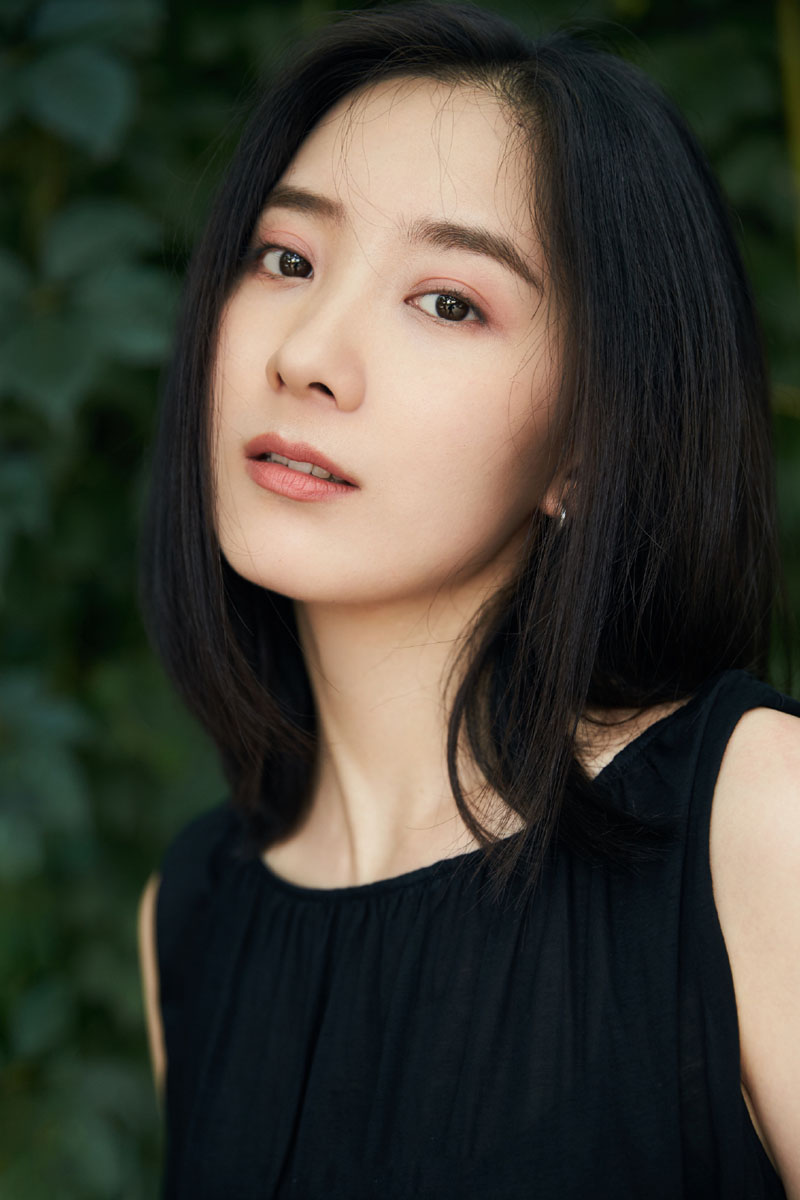 朱颜曼滋,1993年11月7日出生,中国内地女演员,毕业于中央戏剧学院.
