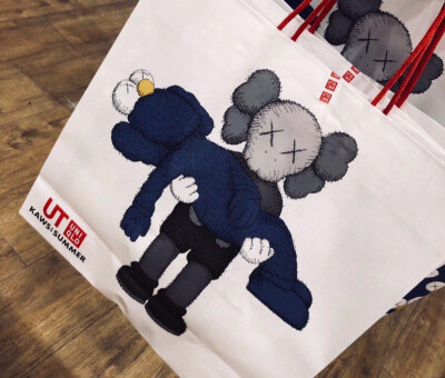 优衣库kaws联名