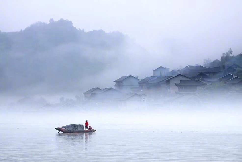 孤帆远影碧空尽,唯见长江天际流