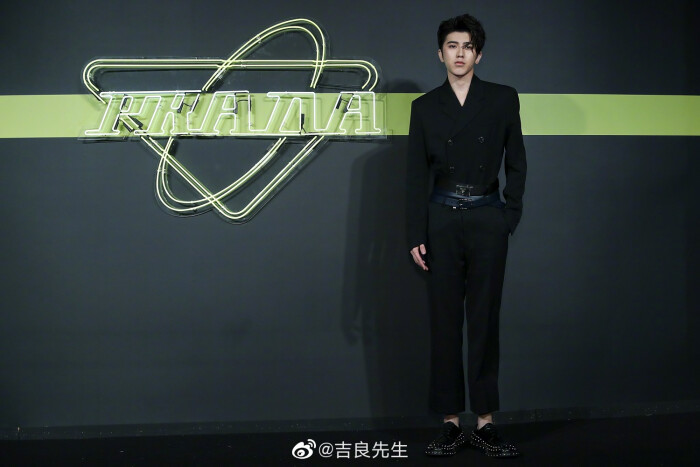 cr:吉良先生蔡徐坤20190606上海prada2020春夏男装时装秀