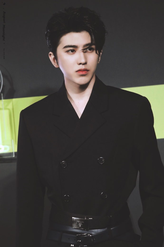 蔡徐坤 190606 prada 上海时装秀 cr:augustmoonlight丨蔡徐坤