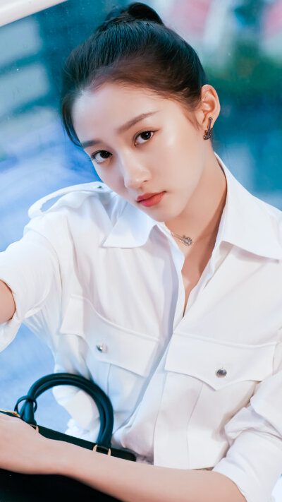 关晓彤 / cr:葵夏姑姑