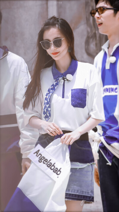 ab@angelababy 蠢萌少女颖