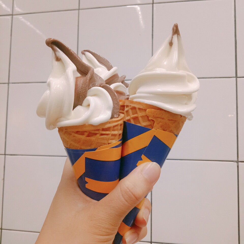 宜家双色冰淇淋图片