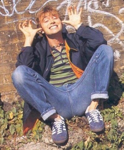 blur;ins搬运