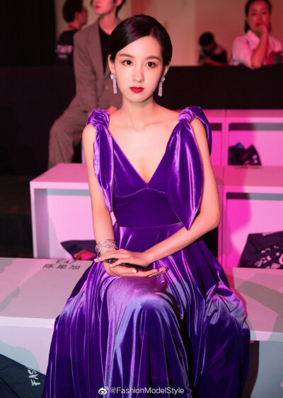陈都灵peaceceleb look | 陈都灵 紫色礼服
