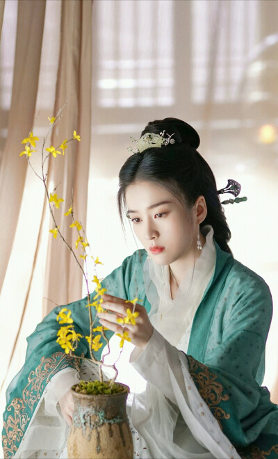《白发王妃》【容乐】张雪迎