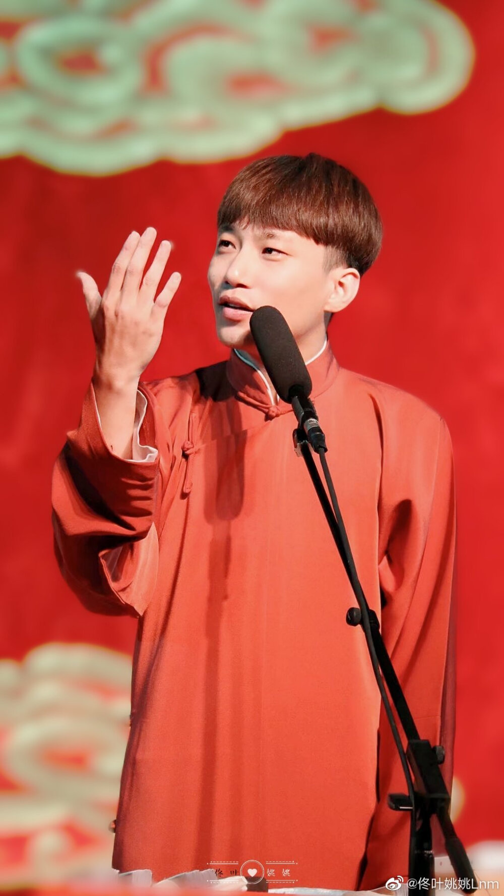 何九华 
