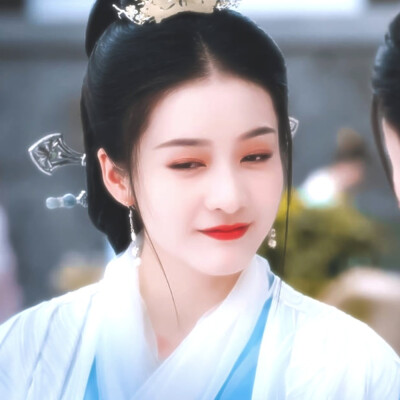 张雪迎头像/by奶糖泡芙