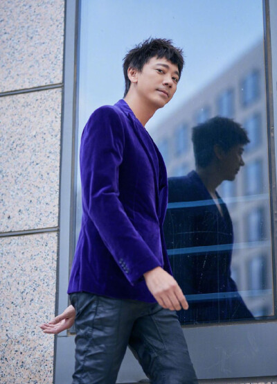 苏见信(信),1971年5月14日出生于台湾,中国台湾男歌手,演员,毕业于华