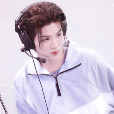 justin黄明昊 舞台
