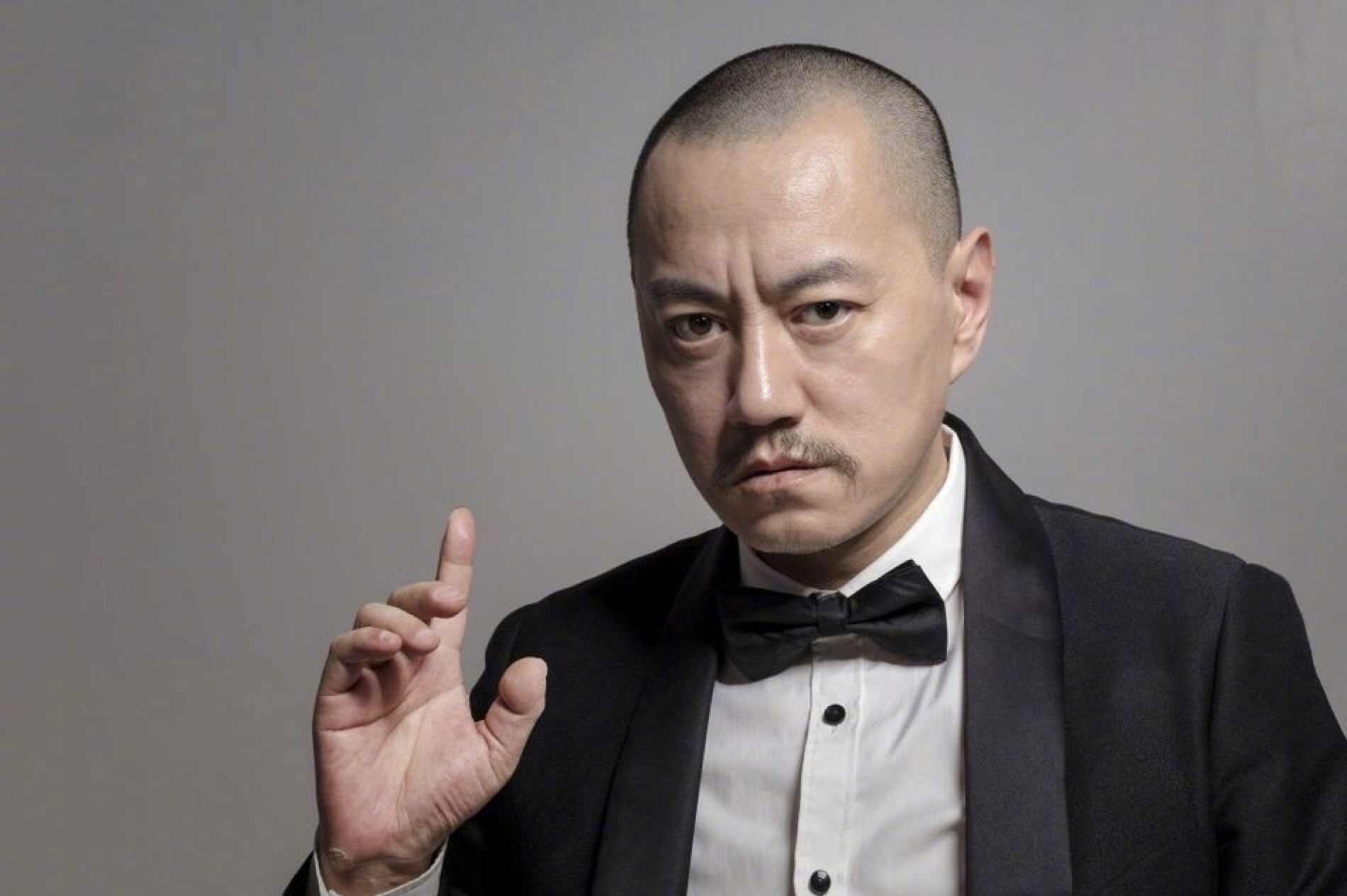 张震在这里面的造型跟雪村老师也太像了吧!