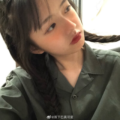 双下巴可爱图片