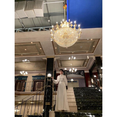 iu 李知恩 德鲁纳酒店 张满月穿搭