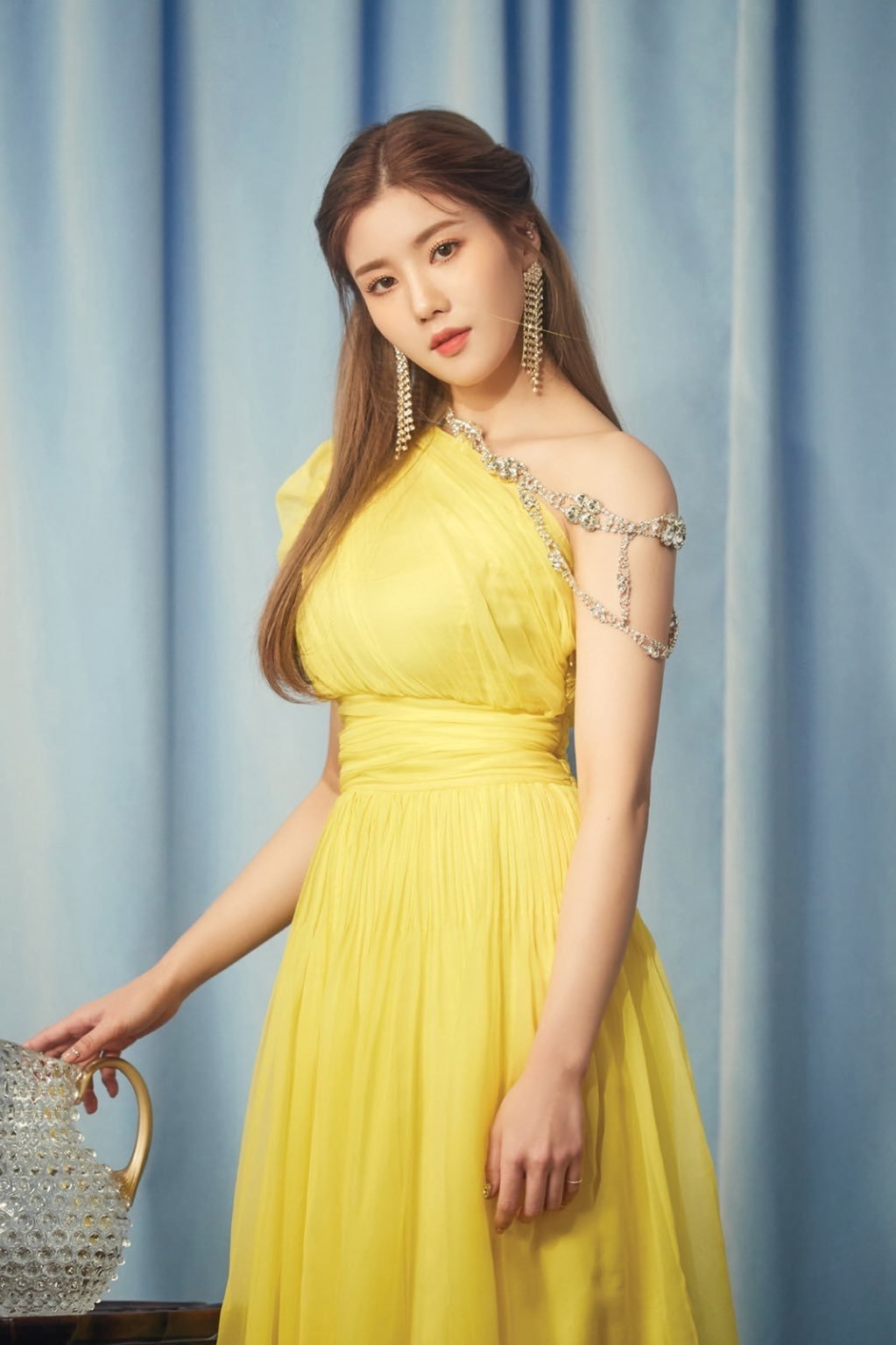 崔睿娜 安宥真 矢吹奈子 权恩菲 姜惠元 本田仁美 金彩元 金珉周 李彩