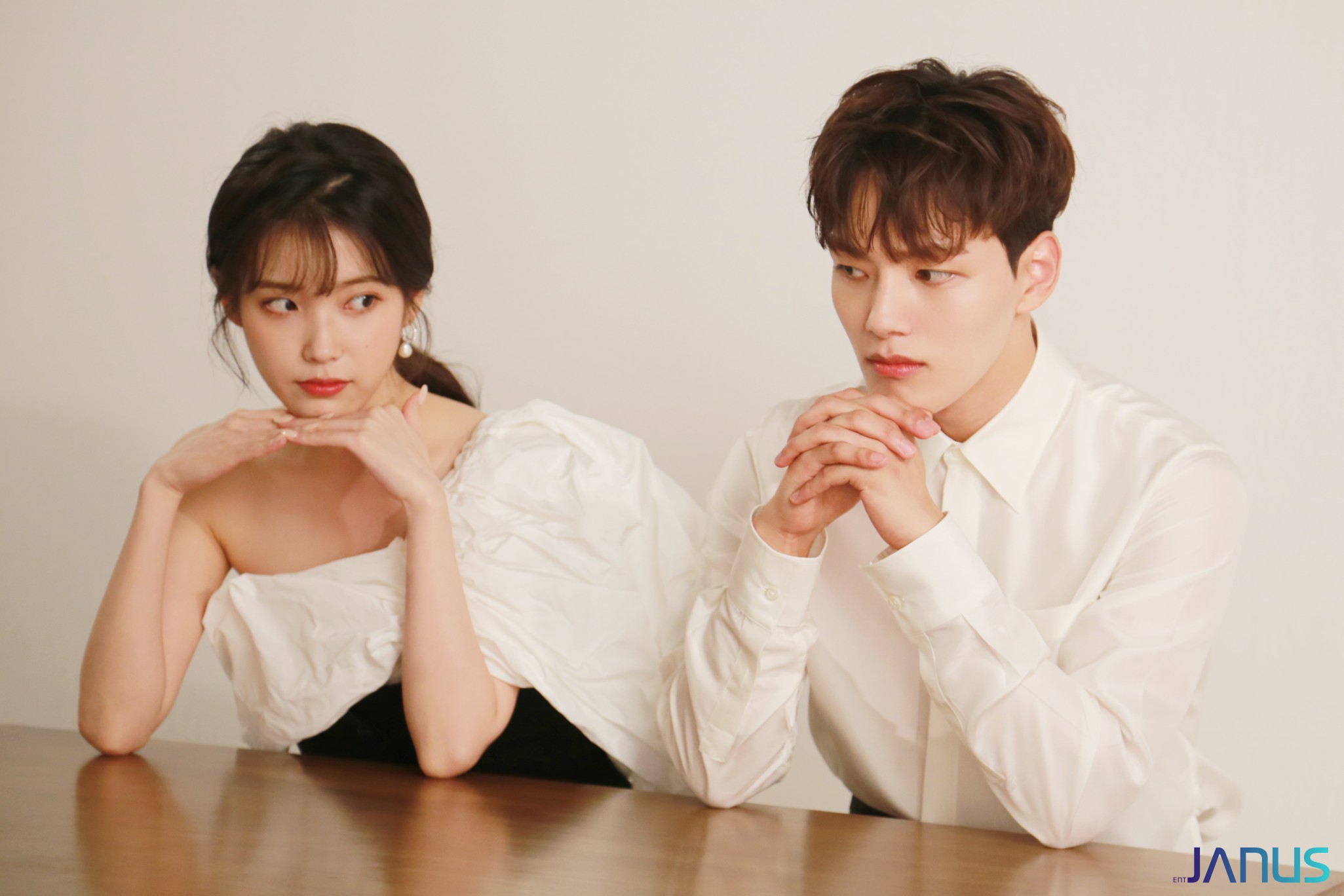 marie claire杂志拍摄花絮图 iu&吕珍九