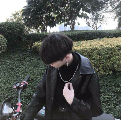 男生头像真人锁骨