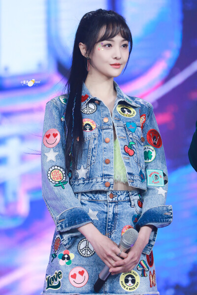 郑爽 生日会 cr:小蛋壳0822>