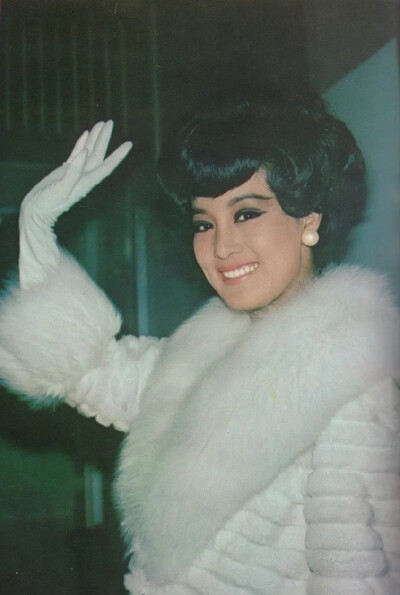 邵氏女明星何莉莉