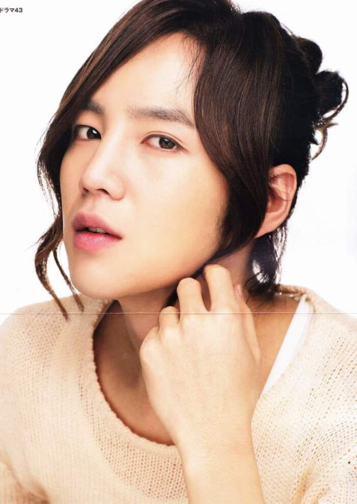 9月4日 23:06   关注  亚洲王子 张根硕 长发美男 评论 收藏