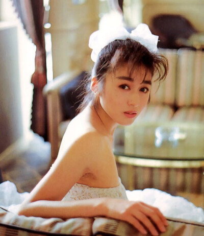 青山知可子壁纸