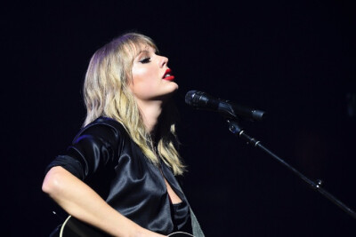 taylorswift超话 据媒体报道,霉霉taylor swift因档期问题要到亚洲