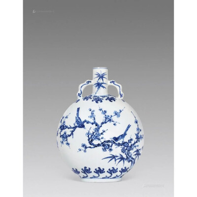 清 雍正 青花喜鹊登梅抱月瓶高32cm 雍正帝在位十三年,虽然时间短暂