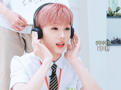 朴志晟 gif