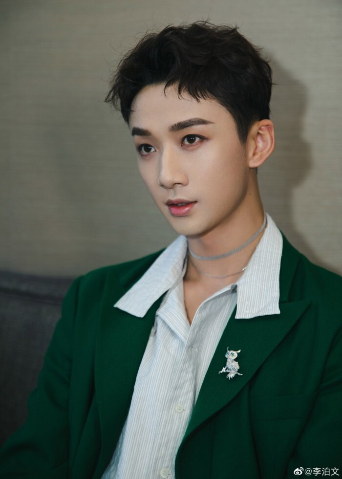 李泊文 