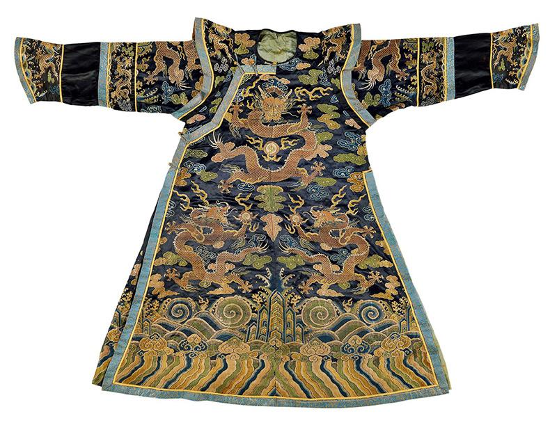 【蓝色龙纹妆花缎女朝袍—清.尺寸:高139c,长190cm.