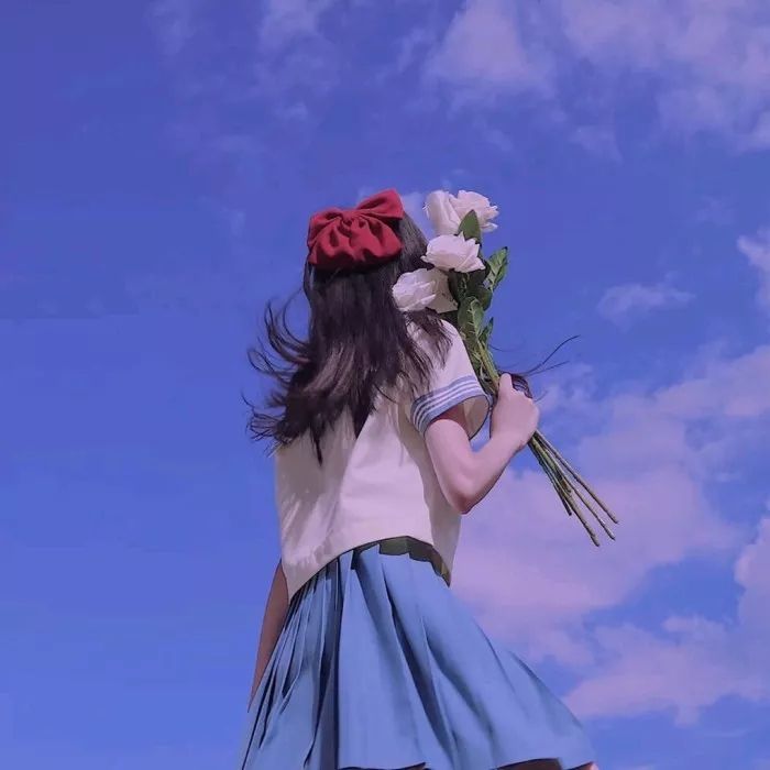 我想做一朵安静的流云 被风吹成你喜欢的样子闺蜜头像