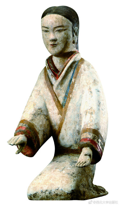 汉代陶俑侍女图片