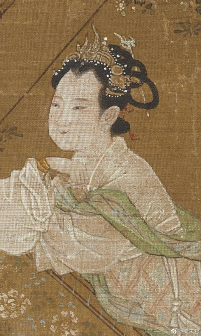 戴钳镯的宋代仕女