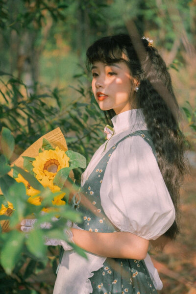 复古少女摄影:长心出镜:押沙翩