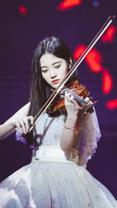 鞠婧祎小提琴事件图片