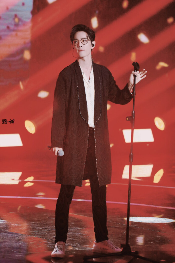 191116 芭莎明星慈善夜肖战