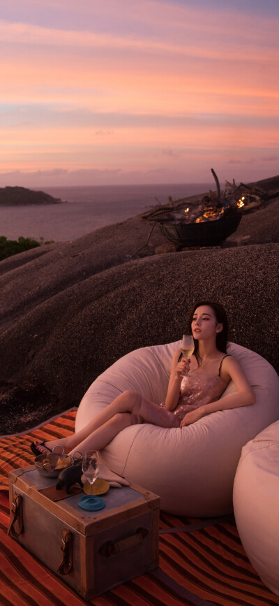性感美女全面屏壁纸